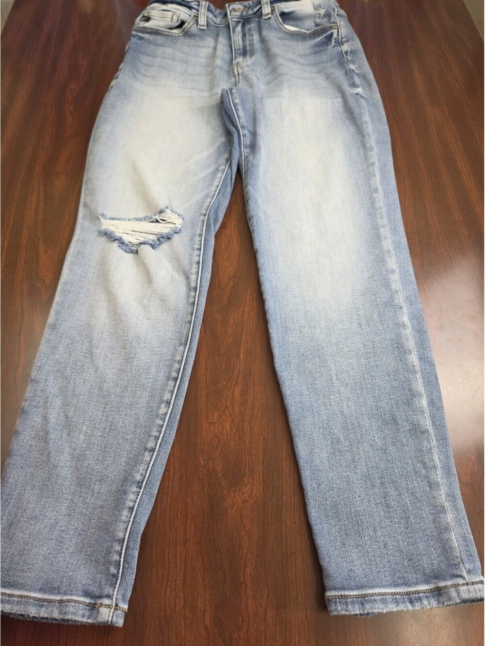 KanCan Distressed Cropped Jeans Size 9/28 Casual Grunge Effortless Everyday Wear